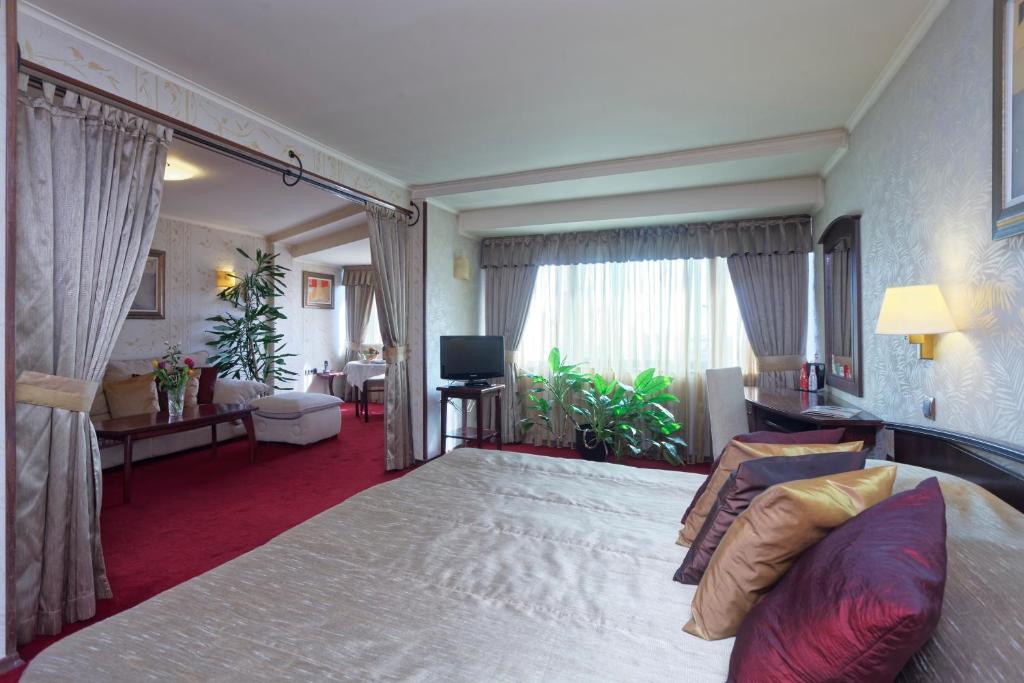 瓦尔纳首都酒店的相册照片