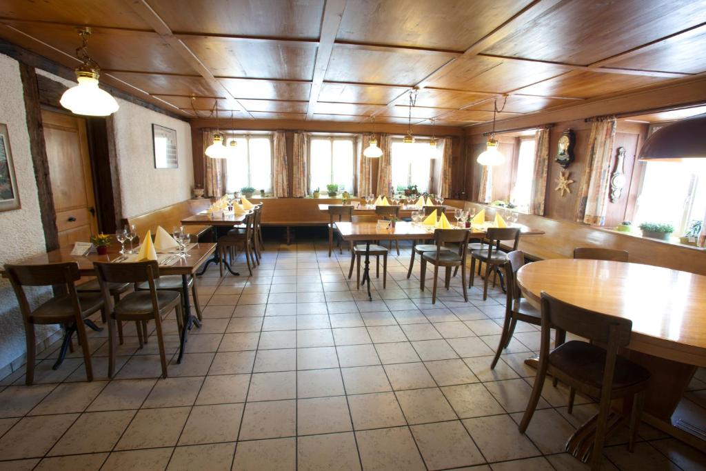 金鹿旅馆酒店餐厅或其他用餐的地方