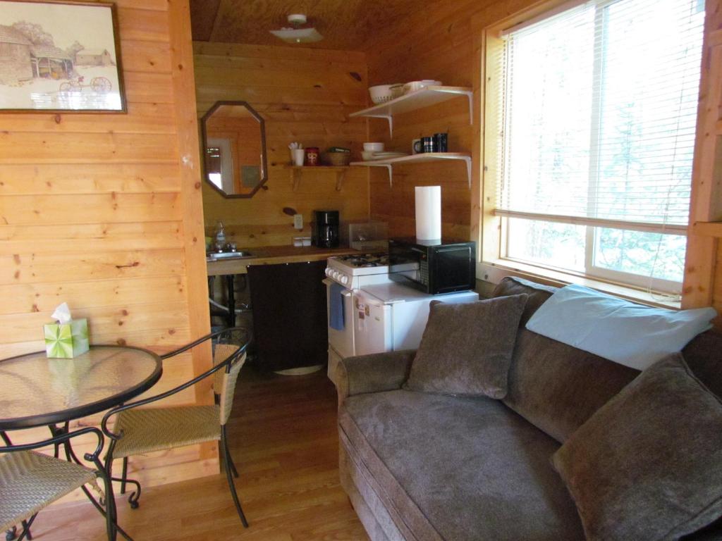 payos thai kitchen and cabin rentals