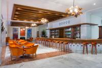 Iberostar Selection Andalucia Playa酒廊或酒吧区