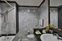 The Jayakarta Bali Beach Resort的一间浴室