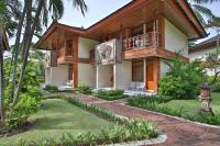 The Jayakarta Bali Beach Resort外面的花园