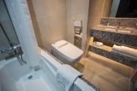 Gloucester Hotel Jeju的一间浴室