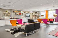 Sure Hotel by Best Western Stockholm Alvsjo的休息区