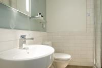 Balloch House by Innkeeper's Collection的一间浴室
