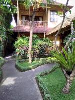Ubud Lestari Bungalows外面的花园