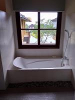Ubud Lestari Bungalows的一间浴室