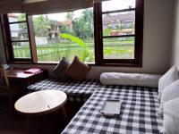 Ubud Lestari Bungalows的休息区