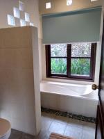 Ubud Lestari Bungalows的一间浴室