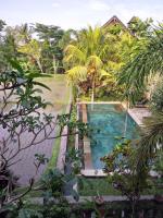 Ubud Lestari Bungalows内部或周边的泳池