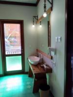 Ubud Lestari Bungalows的一间浴室