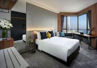 The Harbourview - Chinese YMCA of Hong Kong客房内的一张或多张床位