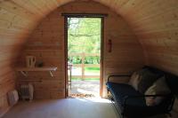 Glendalough Glamping - Adults Only的休息区