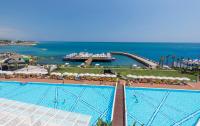 Mary Hotels Alanya内部或周边的泳池