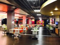 德洛瑟柯斯瑟柯斯里诺酒店餐厅或其他用餐的地方