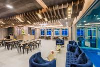 Evergreen Suite Hotel的休息区
