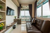Evergreen Suite Hotel的休息区