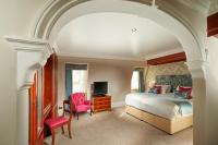 Best Western Moores Central Hotel客房内的一张或多张床位