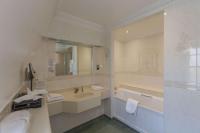 Best Western Moores Central Hotel的一间浴室