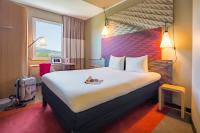 ibis Baden Neuenhof客房内的一张或多张床位