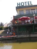 入住Hotel Restauracja Kaukaska Jadwiga Choroszy的客人