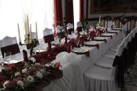 Hotel Restauracja Kaukaska Jadwiga Choroszy餐厅或其他用餐的地方