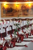Hotel Restauracja Kaukaska Jadwiga Choroszy餐厅或其他用餐的地方