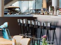 斯图加特汽车世界V8酒店酒廊或酒吧区