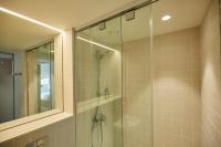 easyHotel Barcelona Fira的一间浴室