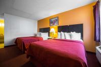 Rodeway Inn Kingman Route 66客房内的一张或多张床位