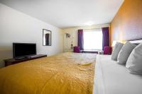 Rodeway Inn Kingman Route 66客房内的一张或多张床位