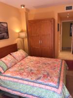 Amazing Condo in Alicante City Center客房内的一张或多张床位