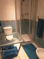 Amazing Condo in Alicante City Center的一间浴室