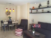 Amazing Condo in Alicante City Center的休息区
