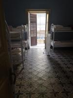 Sunshine Hostel Palermo客房内的一张或多张床位