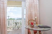 Rosewood Apartment Hotel的阳台或露台