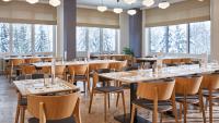 OREA Resort Horizont Šumava餐厅或其他用餐的地方