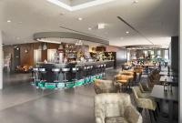 斯图加特汽车世界V8酒店酒廊或酒吧区