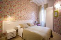 Hotel Bencidormi客房内的一张或多张床位