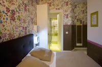 Hotel Bencidormi客房内的一张或多张床位