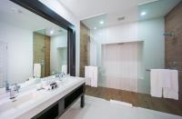 S Hotel Montego Bay - Luxury Boutique All-Inclusive Hotel的一间浴室