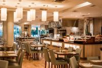 Hotel Astral Nirvana Club- Half Board餐厅或其他用餐的地方