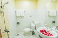 Golden Gate China Town Hotel的一间浴室