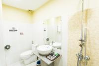 Golden Gate China Town Hotel的一间浴室