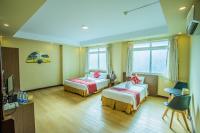Golden Gate China Town Hotel客房内的一张或多张床位