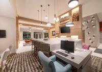 Hyatt Place Sandestin at Grand Blvd的电视和&#47;或娱乐中心