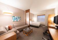 Hyatt Place Sandestin at Grand Blvd的电视和&#47;或娱乐中心