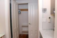 Charming & Stylish Studio on Beacon Hill #15的一间浴室