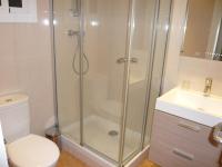 Hostal BESTPRICE Barcelona Stadium的一间浴室