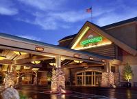 拉斯维加斯Silverton Casino Lodge的带有酒店标志的建筑
